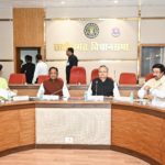 विधानसभा अध्यक्ष डॉ रमन सिंह की अध्यक्षता में विधानसभा के समिति कक्ष में कार्य मंत्रणा समिति की बैठक आयोजित