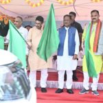 मुख्यमंत्री ने मैदानी स्वास्थ्य अमले के लिए 151 नए वाहनों को दिखाई हरी झंडी