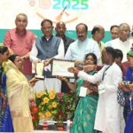  स्वच्छता में छत्तीसगढ़ को राष्ट्रीय स्तर पर प्रतिष्ठित करने में स्वच्छता दीदियों का अमूल्य योगदान : मुख्यमंत्री श्री विष्णुदेव साय