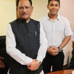 बस्तर के होनहार अविनाश तिवारी से टोक्यो में मिले मुख्यमंत्री श्री विष्णुदेव साय : छत्तीसगढ़ में उद्योग स्थापना को लेकर हुई सकारात्मक चर्चा