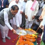 मुख्यमंत्री साय ने पूर्व प्रांत प्रचारक श्रद्धेय शांताराम जी को दी श्रद्धांजलि, श्रद्धेय शांताराम जी के पार्थिव शरीर पर पुष्पचक्र अर्पित कर किया नमन