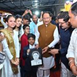 मुख्यमंत्री श्री विष्णुदेव साय को मिलीं जन-जन की शुभकामनाएं, जन्मदिन पर मुख्यमंत्री निवास बना उल्लास का केंद्र