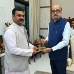 राज्यपाल श्री डेका से केन्द्रीय ग्रामीण विकास राज्य मंत्री श्री पासवान ने किया सौजन्य भेंट